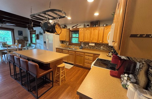 Wallenpaupauk Lake Estates Ski Chalet | Welcome to On the Rocks a charming retreat located near Lake Wallenpaupack
