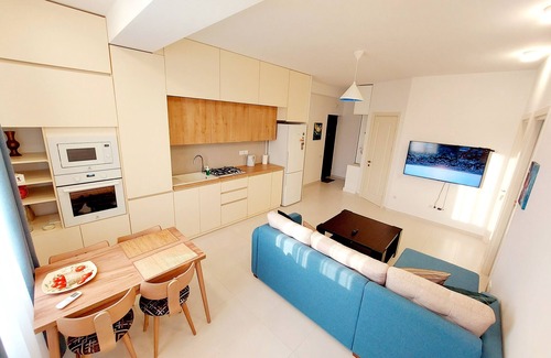 Didube Apartment | Welcome to our beautifully located corner apartment, drenched in sunlight.