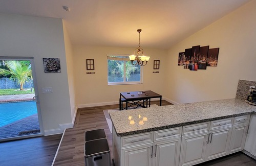 Sunrise House | WELCOME TO OUR POOL HOUSE AND COZY STAY FOR A PERFECT FAMILY VACATION IN FLORIDA