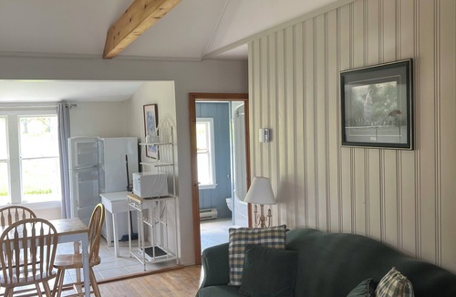 Smiths Cove Cottage | Welcome to our seaside haven.nLarge self sufficent cottage on the shore.