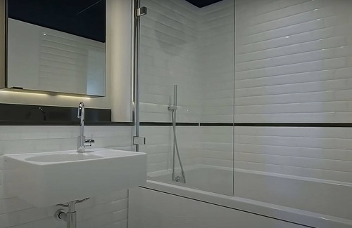 North Wall Apartment | Welcome to our vibrant Quayside Quarter apartment!