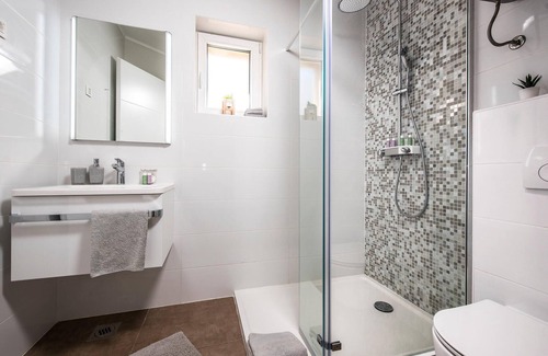 Kolanjski Gajac House | Welcome to Pag-Novajla - Look forward to a family vacation.