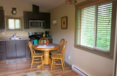 Port Renfrew Cottage | Welcome to Port Renfrew's pet friendly residence
