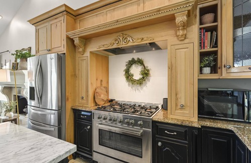 Aurora House | Welcome to the Banks of Aurora - A Charming River View Home in Downtown Aurora