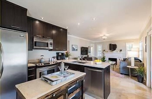 Wilton Manors House | Welcome to The Bungalow, A Charming, Quaint Oasis with Superb Location!