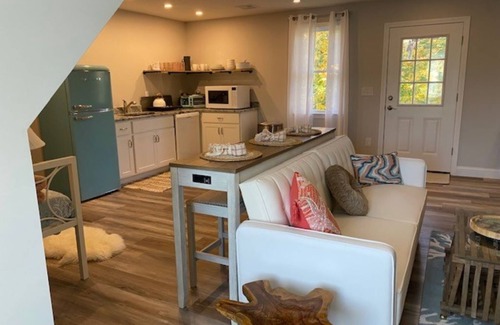 Buzzards Bay Apartment | Welcome to the Cape! Cute, quiet and clean apartment ready for your stay.