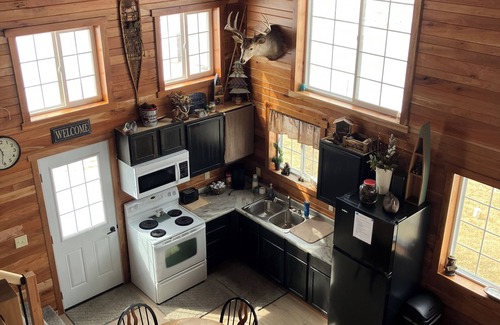 Vernon County Cabin | Welcome to The Fox Farm cabin