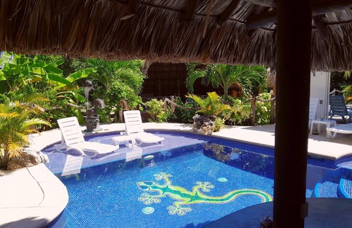 Lake Gardens House | Welcome To The GECKO BUNGALOW! Stunning POOL FREE Int'l Airport Shuttle!