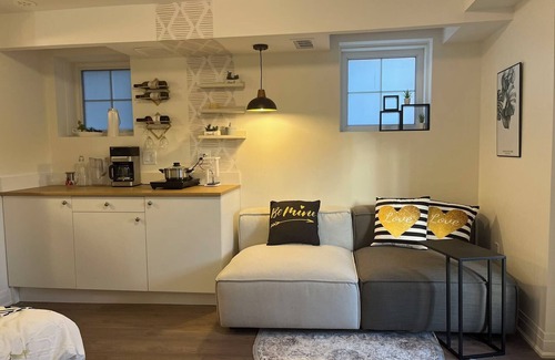 Vaughan House | Welcome to the heart of Vaughan City, where you can enjoy Wonderland and more.