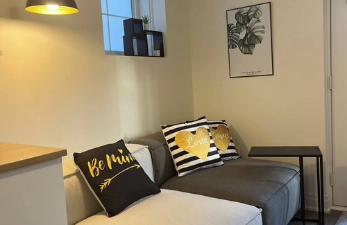 Vaughan House | Welcome to the heart of Vaughan City, where you can enjoy Wonderland and more.
