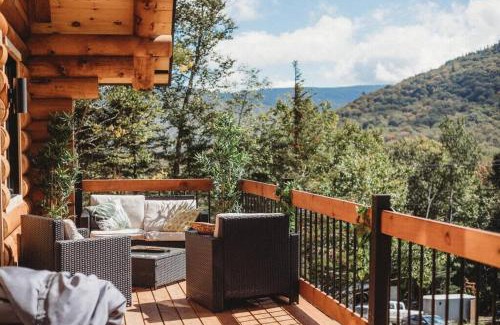Saint-Philemon Ski Chalet | Welcome to the JUNGLE - Log cabine - SPA