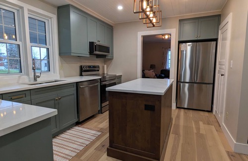 Neustadt House | Welcome to the Neustadt Nest with 2-bedrooms, AC, WiFi & Laundry!