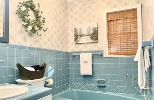 Laurel House | Welcome to the revived "Ole Hosey Homeplace"