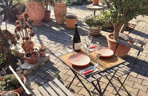 Vauvert House | Welcome to this cosy little 40 sq. m. nest with access to the garden.