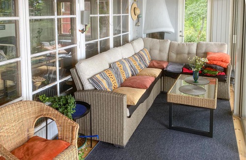 Klassbol House | Welcome to Torpsand in Klässbol, in this vacation home with panoramic view of lake Värmeln and priva