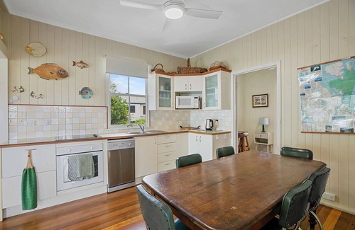 Tin Can Bay House | Welcome to Waterfront Views