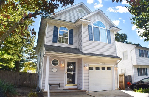 Point Pleasant House | Welcome to your Beach House with a pool!