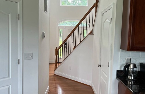 Cardiff House | Welcoming 4-bedroom house with AC in charming Street