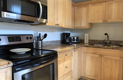 Old Town House | Welcoming & Conveniently Located Dog-Friendly Home - Walk to Everything