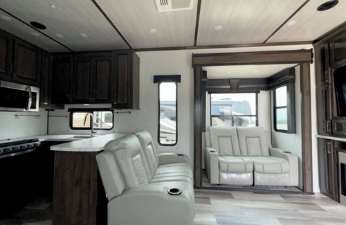 Cotulla House | Welcoming RV with AC in CotullanLocated at Cowboy’s RV Park on a spacious lot.