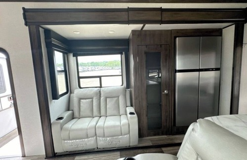 Cotulla House | Welcoming RV with AC in CotullanLocated at Cowboy’s RV Park on a spacious lot.