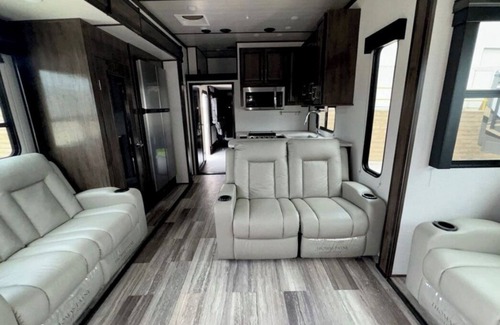 Cotulla House | Welcoming RV with AC in CotullanLocated at Cowboy’s RV Park on a spacious lot.