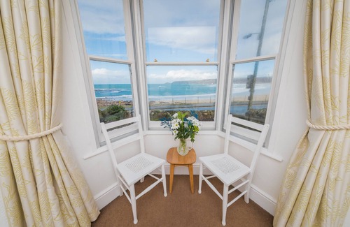 Sennen Cove Apartment | Well appointed apartment overlooking the sea in Sennen cove