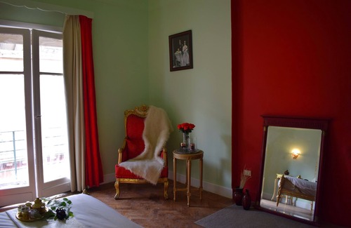 Abdin Hotel | Well decorated old art gallery - Walking to Tahrir Square