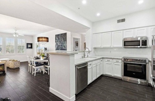 North Scottsdale Condo | WELL DRESSED GRAYHAWK CONDO! QUIET OPEN BRIGHT.Close to all the good stuff!