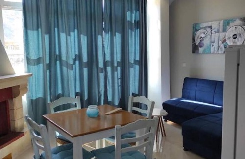 Vlachiana Apartment | Well-equipped apartments just 30 m from the beach