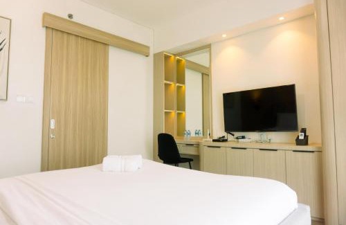 Pondok Aren Apartment | Well Furnished and Elegant 1BR at Bintaro Embarcadero Apartment By Travelio