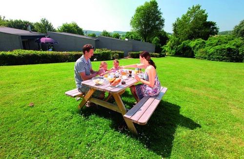 Strucht House | Well-kept bungalow with microwave, 4 km. from Valkenburg