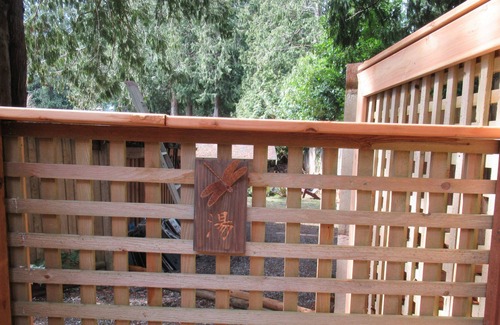 Roberts Creek Cottage | Well Located Country Cottage with Japanse Hot Tub