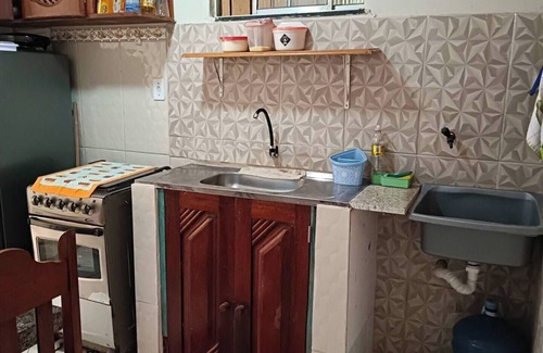 Batista Campos House | Well located house with patio. Caripunas Street.