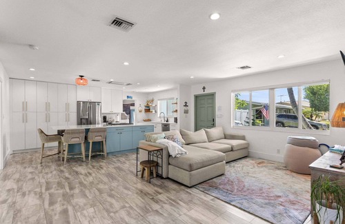 Lighthouse Point House | Wellness Retreat w/Pool~Gym~Family Fun
