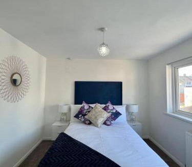 Merthyr Tydfil House | Welsh Getaway Home No 2 - 10 mins to Bike Park Wales
