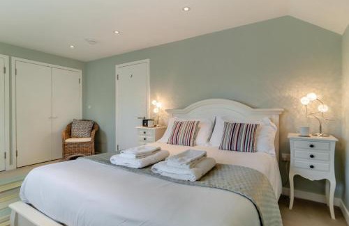 Knodishall House | West Barn Cottage