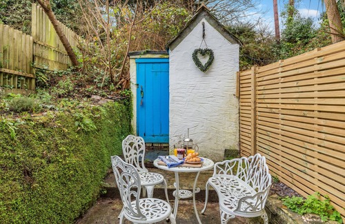 Little Petherick House | West Creek Cottage - Two Bedroom House, Sleeps 4