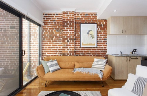 Fremantle Apartment | West End Courtyard Retreat
