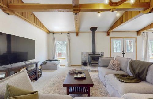Donner Lake Woods House | West End Escape