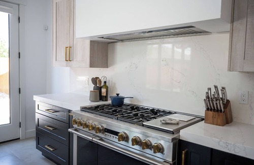 West Highland House | West Highlands 4 br/4.5 ba Modern Retreat with Mountain Views