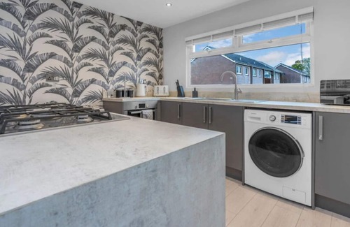 Whitburn House | West Lothian 5 Beds + car space