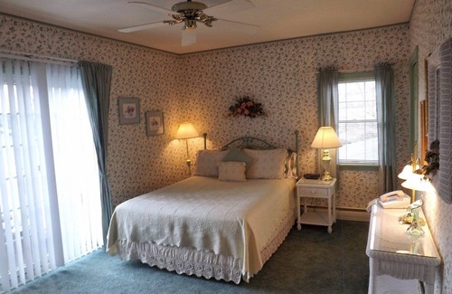 Elizabethtown Bed & Breakfast | West Ridge Bed and Breakfast