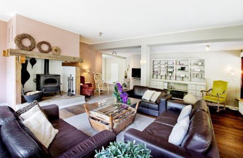 Schutzbach House | Westerwald Ferien Villa - 21 Personen - Kino, Bar, Sauna und Whirlpool