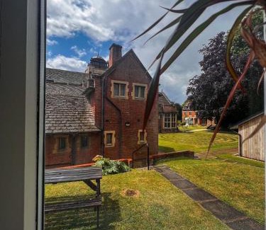 Cambridge Hotel | Westminster College Cottages, Cambridge