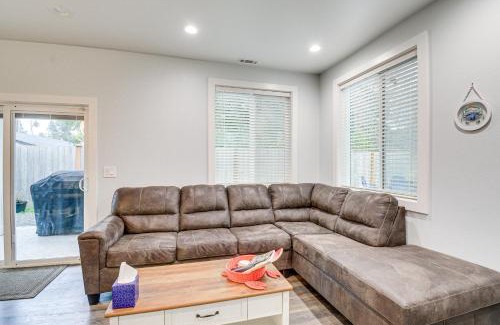 Westport House | Westport Home with Hot Tub 2 Blocks to Beach!