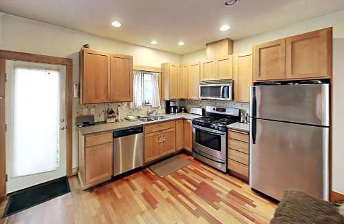 North Delridge House | Westside Escape