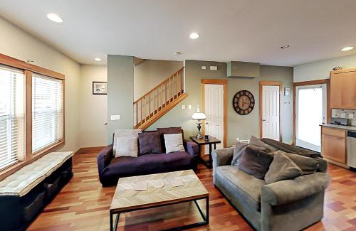 North Delridge House | Westside Escape