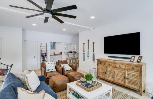 Peninsula Village House | Westwood Cabin Lake Almanor Across the Street!