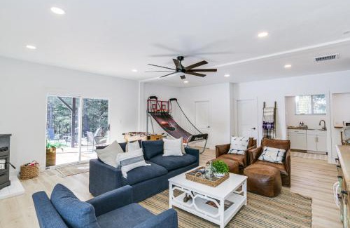 Peninsula Village House | Westwood Cabin Lake Almanor Across the Street!